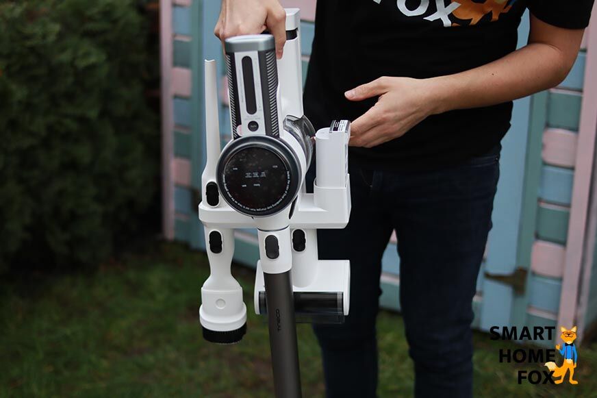 The wall mount with extra charging space